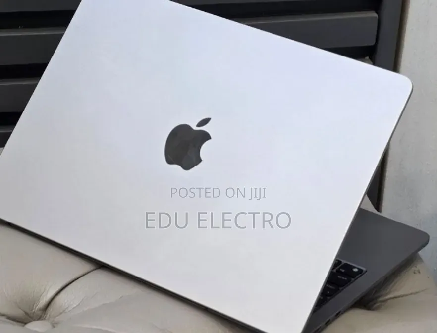 New Laptop Apple MacBook Air 2022 M2 8GB Apple M2 SSD 256GB