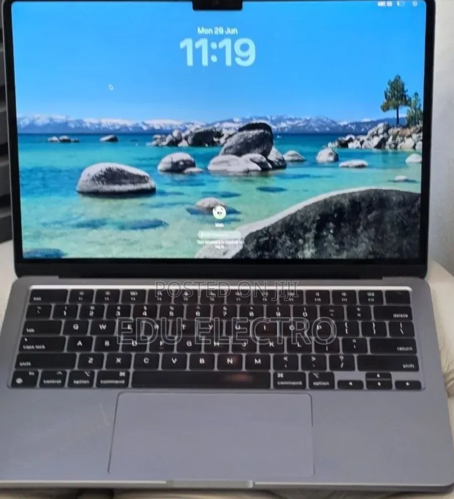 New Laptop Apple MacBook Air 2022 M2 8GB Apple M2 SSD 256GB