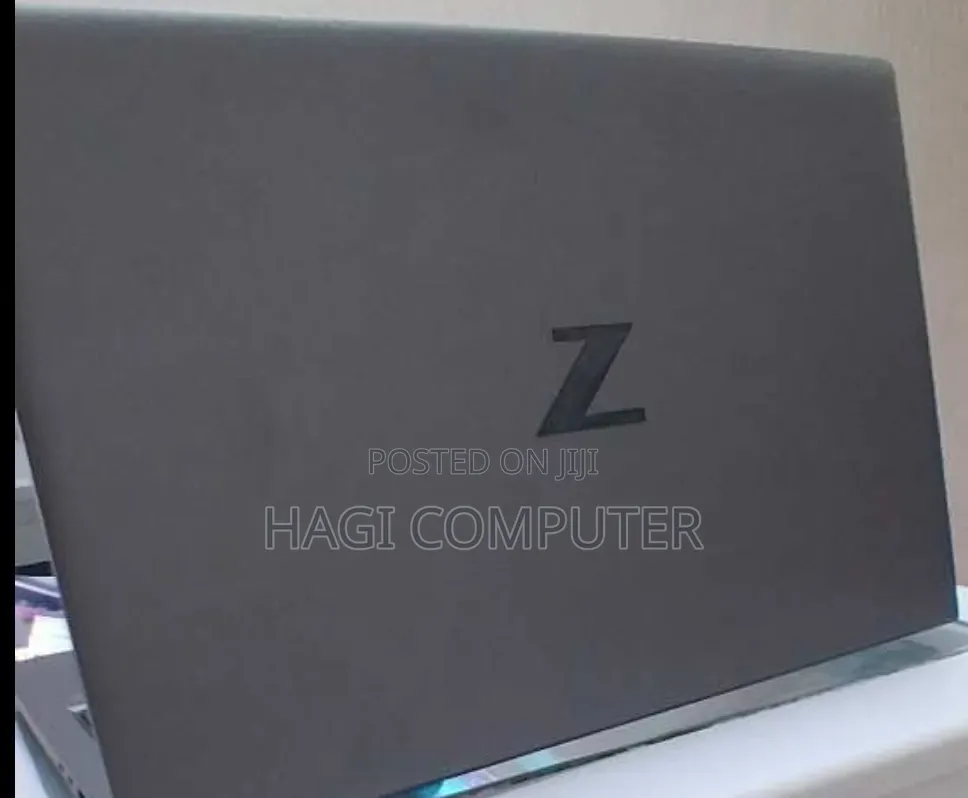 New Laptop HP ZBook Firefly G8 16GB Intel Core i7 SSD 512GB