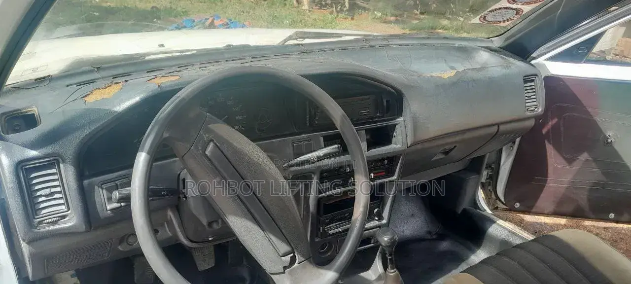 Toyota Corolla 1990 White
