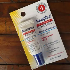 Aquaphor Lip With SPF ( Sunscrean )