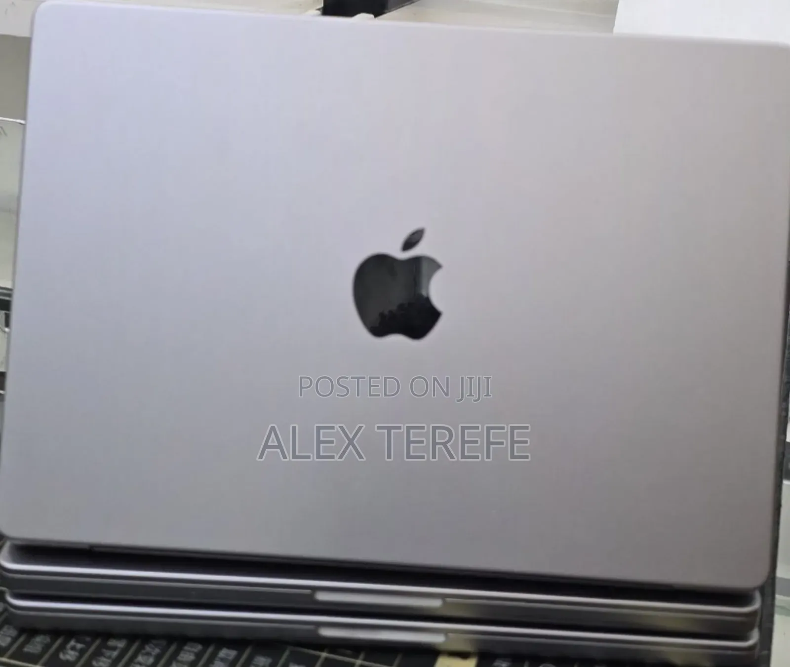 New Laptop Apple MacBook Pro 2021 M1 16GB Apple M1 Pro SSD 512GB