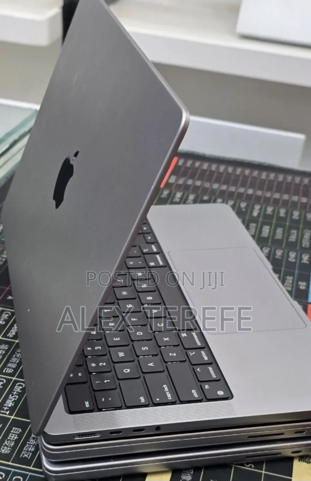 New Laptop Apple MacBook Pro 2021 M1 16GB Apple M1 Pro SSD 512GB