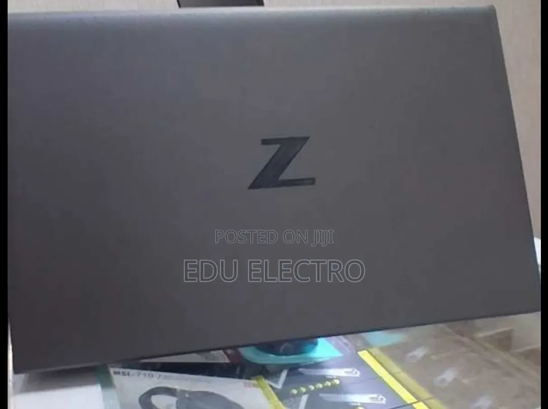 New Laptop HP ZBook Firefly 14 G11 16GB Intel Core i7 SSD 512GB