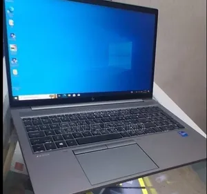 New Laptop HP ZBook Firefly 14 G11 16GB Intel Core i7 SSD 512GB