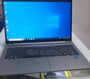 New Laptop HP ZBook Firefly 14 G11 16GB Intel Core i7 SSD 512GB