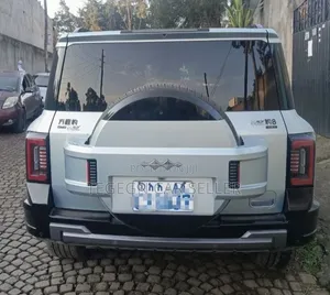 BYD Leopard 8 2.0 Hybrid AWD 2025 Blue