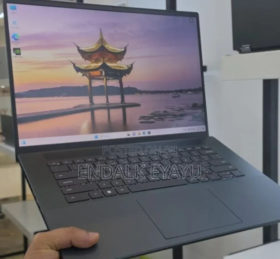 New Laptop Dell Inspiron 15 16GB Intel Core i7 SSD 512GB