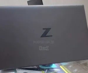 New Laptop HP ZBook Firefly G8 16GB Intel Core i7 SSD 512GB