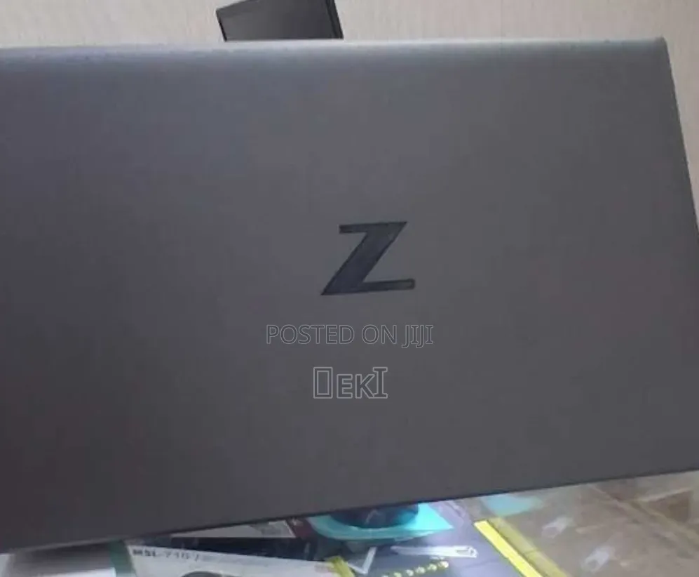 New Laptop HP ZBook Firefly G8 16GB Intel Core i7 SSD 512GB