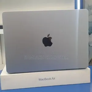 New Laptop Apple MacBook Air 2025 M4 16GB Apple M4 SSD 512GB