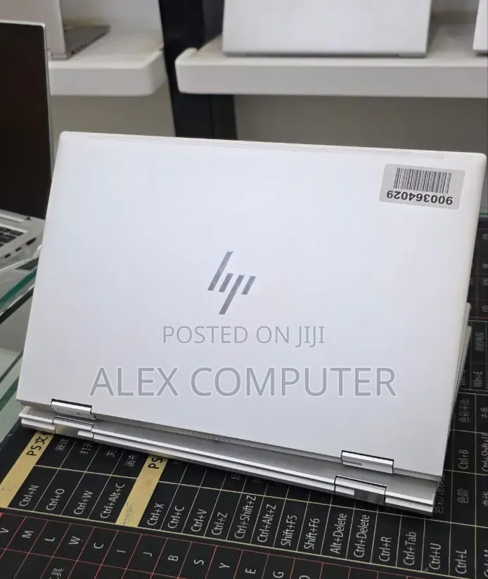 New Laptop HP EliteBook 830 G8 16GB Intel Core i5 SSD 512GB