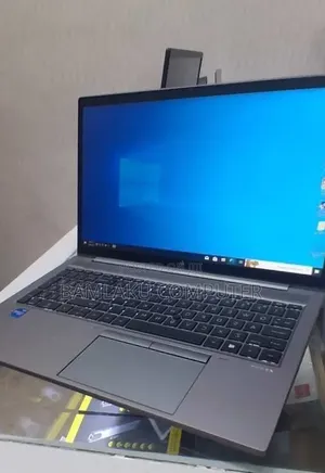 New Laptop HP ZBook Firefly G8 16GB Intel Core i7 SSD 512GB