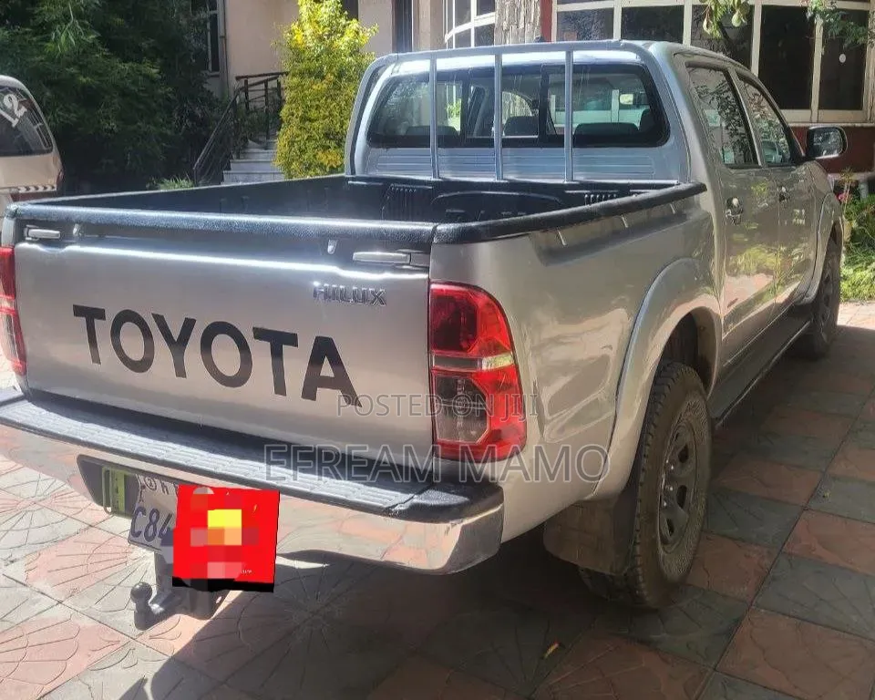 Toyota Hilux 2012