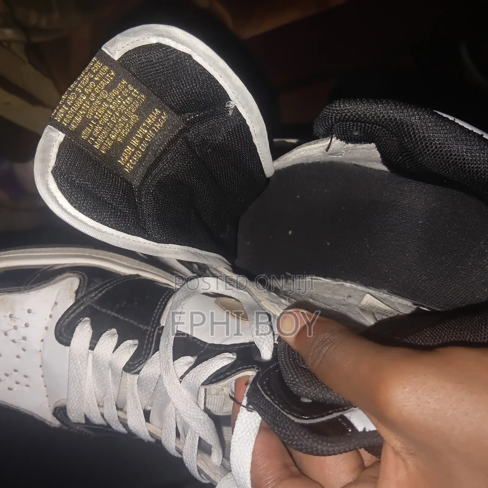 Jordan 1 Black White
