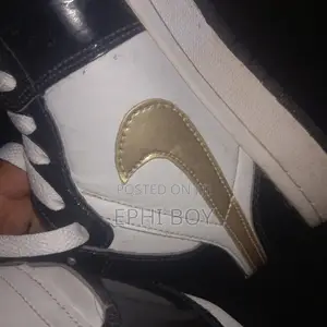 Jordan 1 Black White