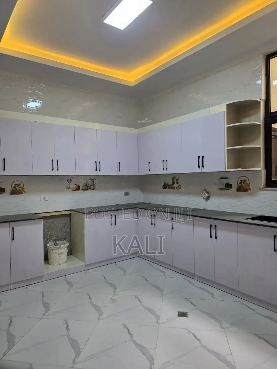 Furnished 7bdrm House in Yeka for sale