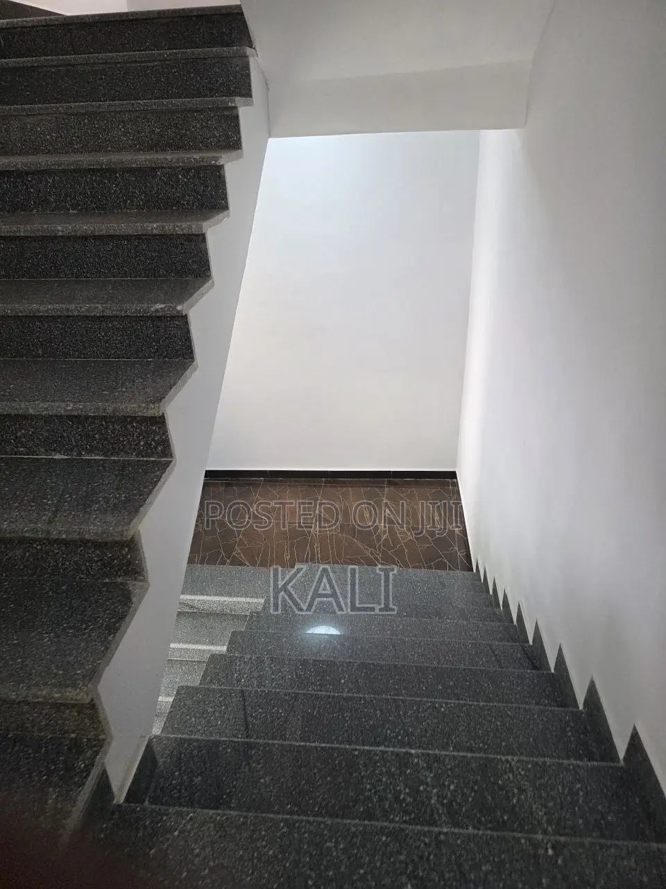 Furnished 7bdrm House in Yeka for sale