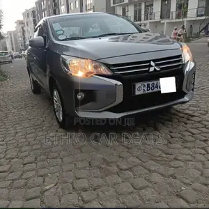 Mitsubishi Attrage 2022 Gray