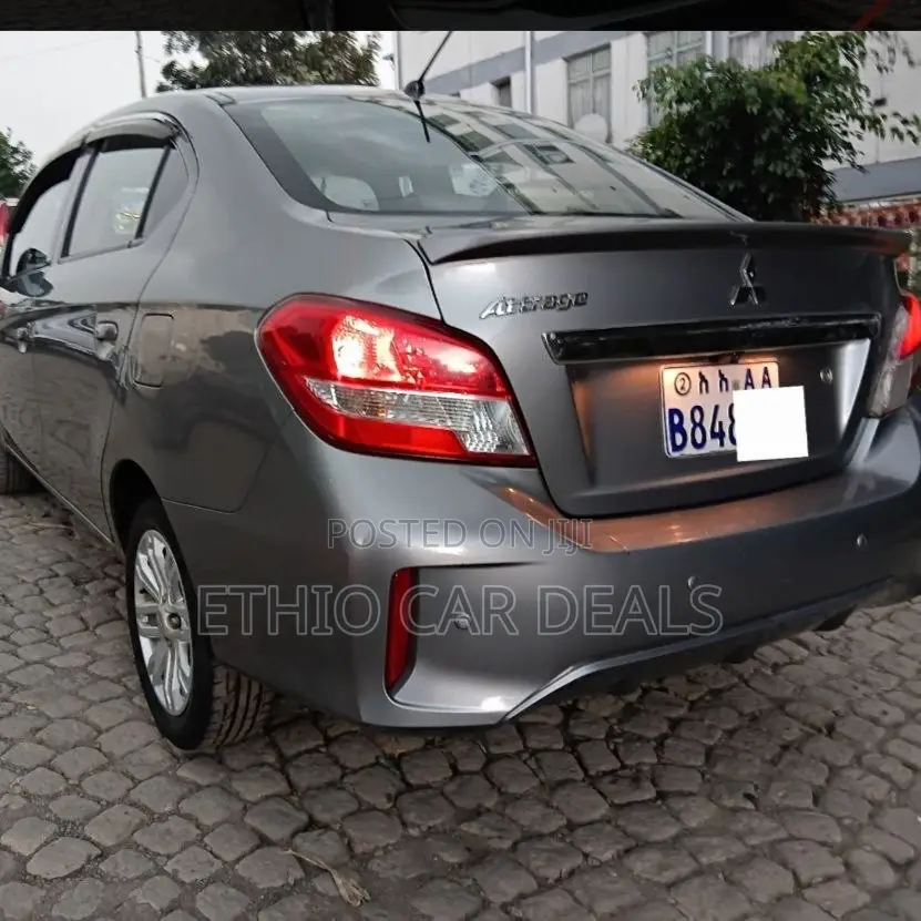 Mitsubishi Attrage 2022 Gray