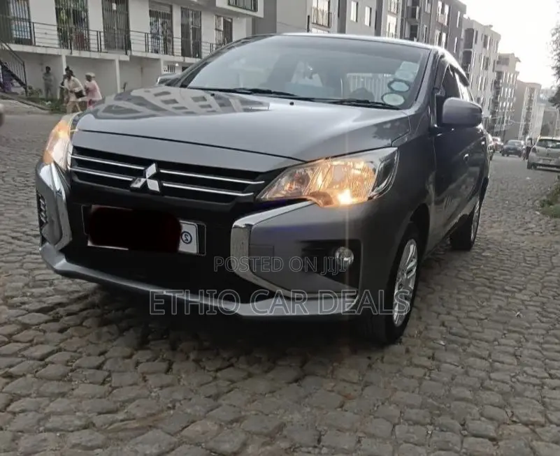 Mitsubishi Attrage 2022 Gray