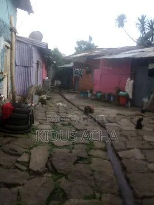 ቦታ በመሀል ፒያሳ ለሽያጭ ወይም አብሮ ለማልማት