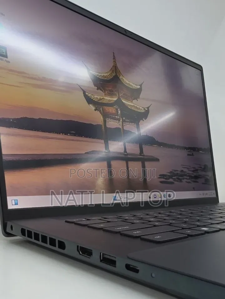 New Laptop Dell 16GB Intel Core i7 SSD 512GB