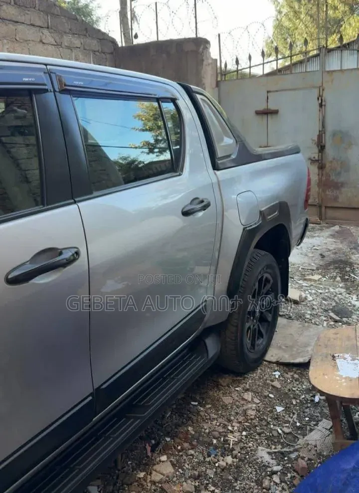 Toyota Hilux 2023