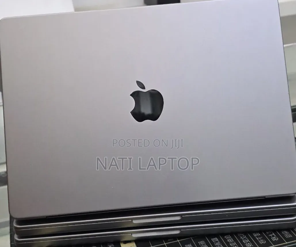 New Laptop Apple MacBook Pro 2021 M1 32GB Apple M1 Pro SSD 512GB