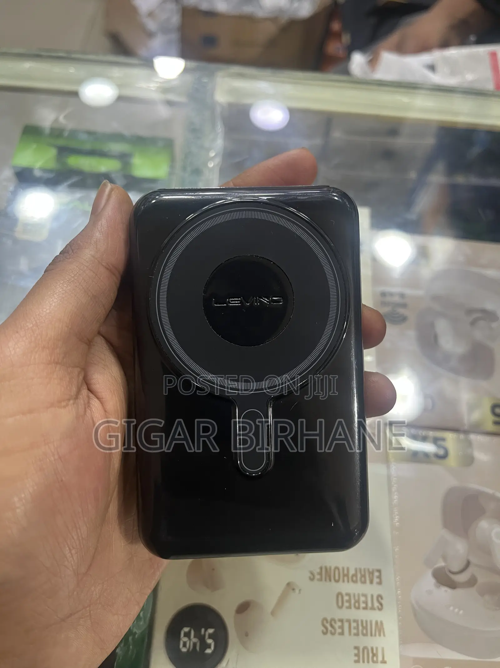 Levino Wireless and Cable Powerbank