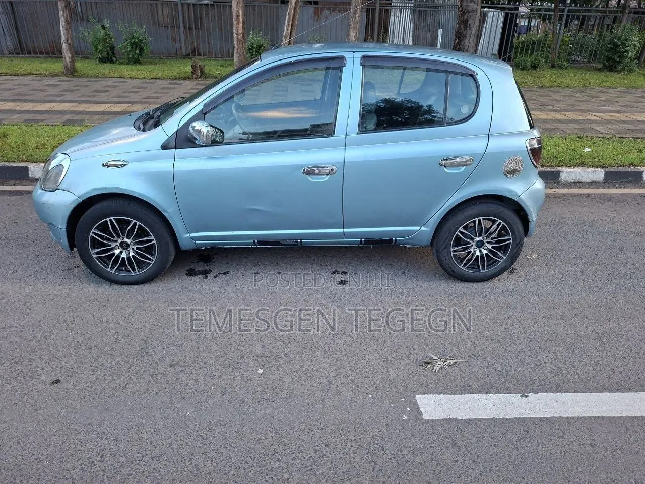 Toyota Vitz 2001