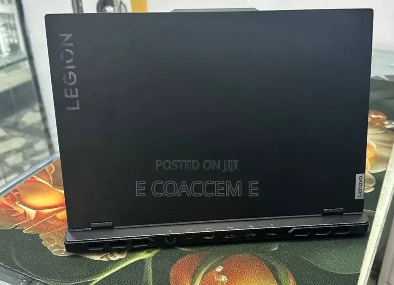New Laptop Lenovo Legion Pro 7 32GB Intel Core i9 SSD 1T