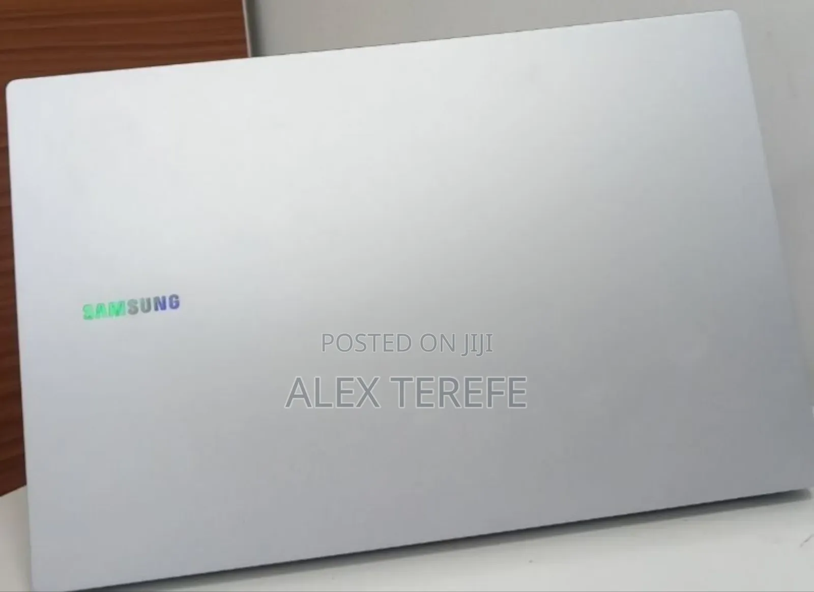 New Laptop Samsung Galaxy Book4 8GB Intel Core i5 SSD 512GB