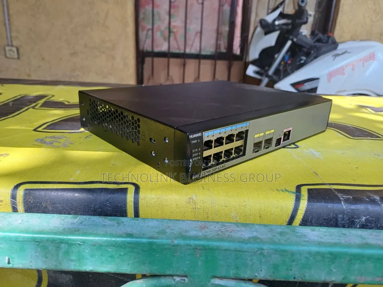Huawei S5700-10p-Li-AC Managed 8-Port Gigabit Network Switch