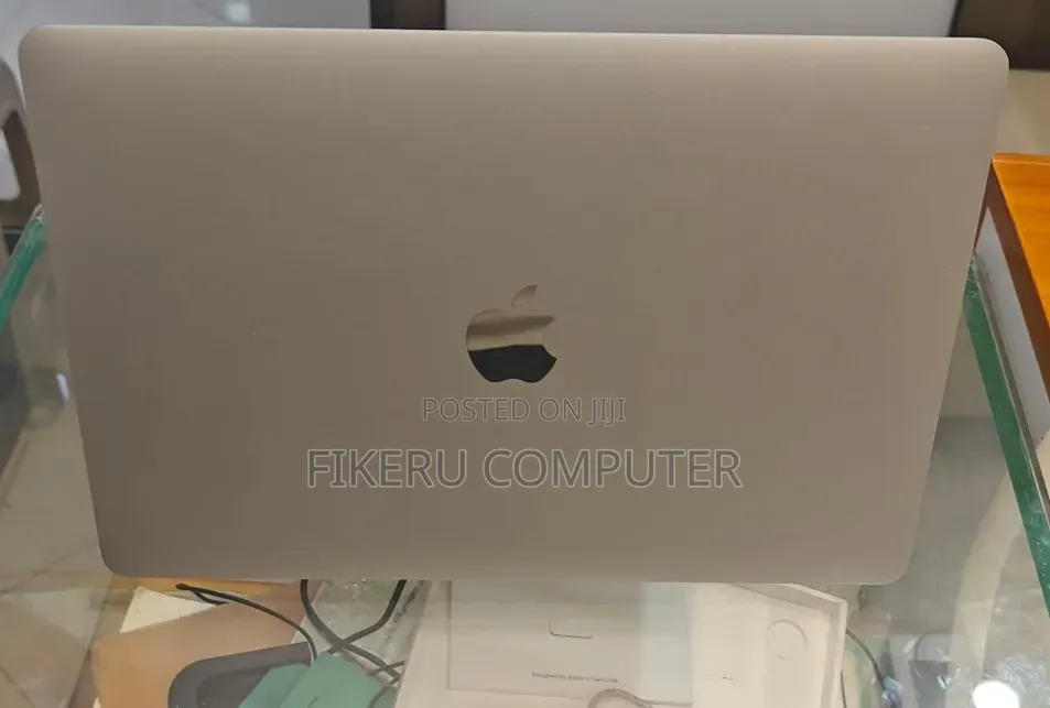 New Laptop Apple MacBook Air 2019 8GB Intel Core i5 SSD 256GB