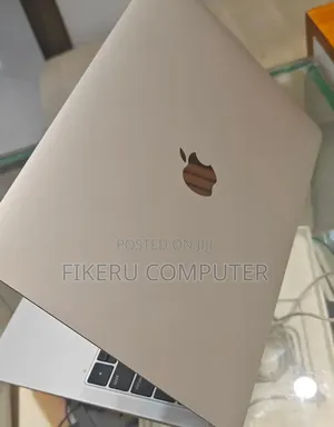New Laptop Apple MacBook Air 2019 8GB Intel Core i5 SSD 256GB