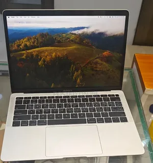 New Laptop Apple MacBook Air 2019 8GB Intel Core i5 SSD 256GB