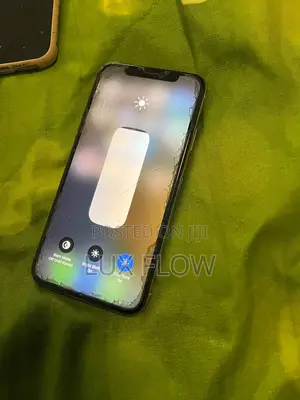 Apple iPhone X 64 GB White