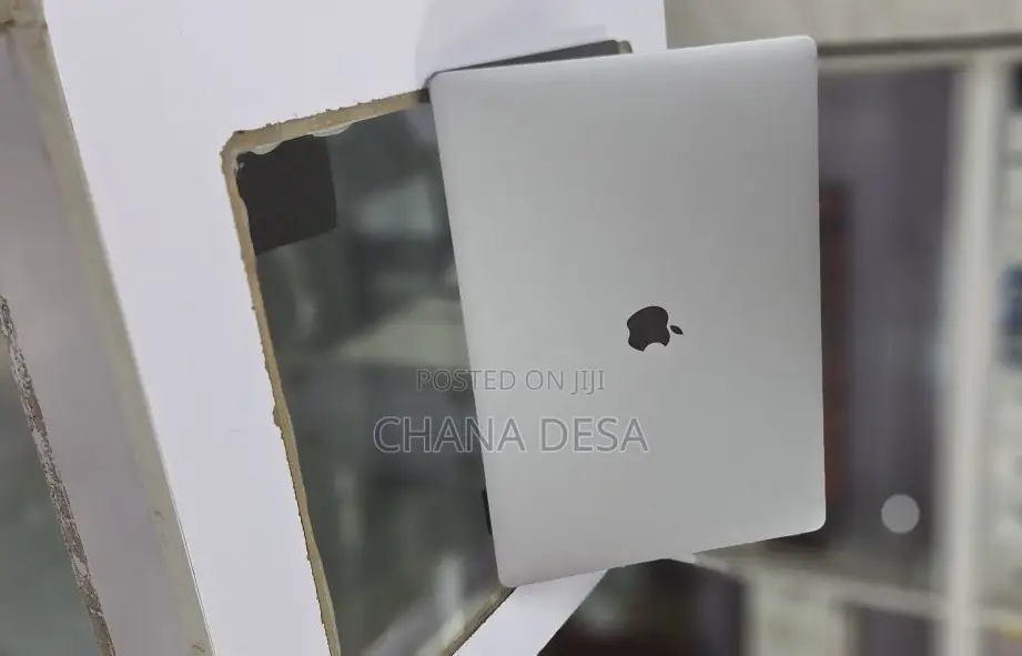 New Laptop Apple MacBook Pro 2019 64GB Intel Core i9 SSD 512GB