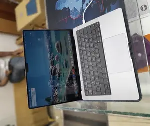 New Laptop Apple MacBook Pro 2021 M1 16GB Apple M1 Pro SSD 512GB