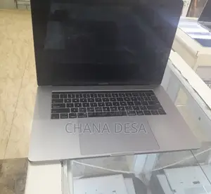 New Laptop Apple MacBook Pro 2018 16GB Intel Core i7 SSD 512GB