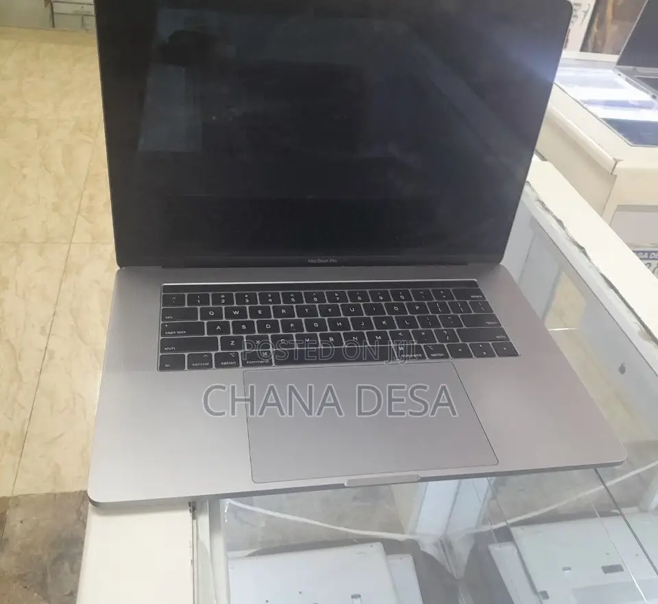 New Laptop Apple MacBook Pro 2018 16GB Intel Core i7 SSD 512GB