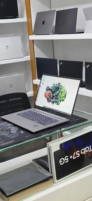 New Laptop HP ZBook Studio G8 32GB Intel Core i9 SSD 512GB