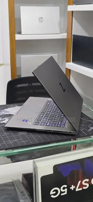 New Laptop HP ZBook Studio G8 32GB Intel Core i9 SSD 512GB