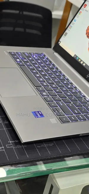 New Laptop HP ZBook Studio G8 32GB Intel Core i9 SSD 512GB