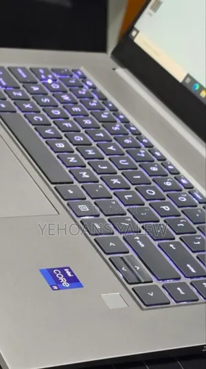New Laptop HP ZBook Firefly 15 G7 32GB Intel Core i9 SSD 512GB