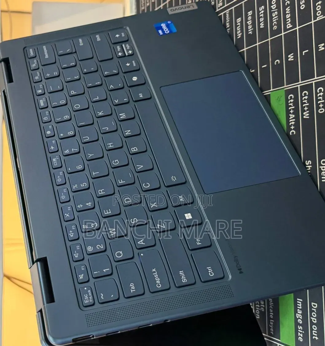 New Laptop Lenovo Yoga 7i 16GB Intel Core i7 SSD 512GB
