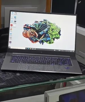 New Laptop HP ZBook Firefly G8 32GB Intel Core i9 SSD 512GB