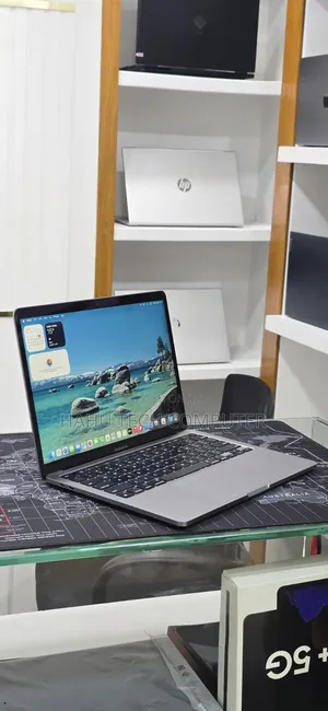 New Laptop Apple MacBook Pro 2022 M2 16GB Apple M2 SSD 512GB