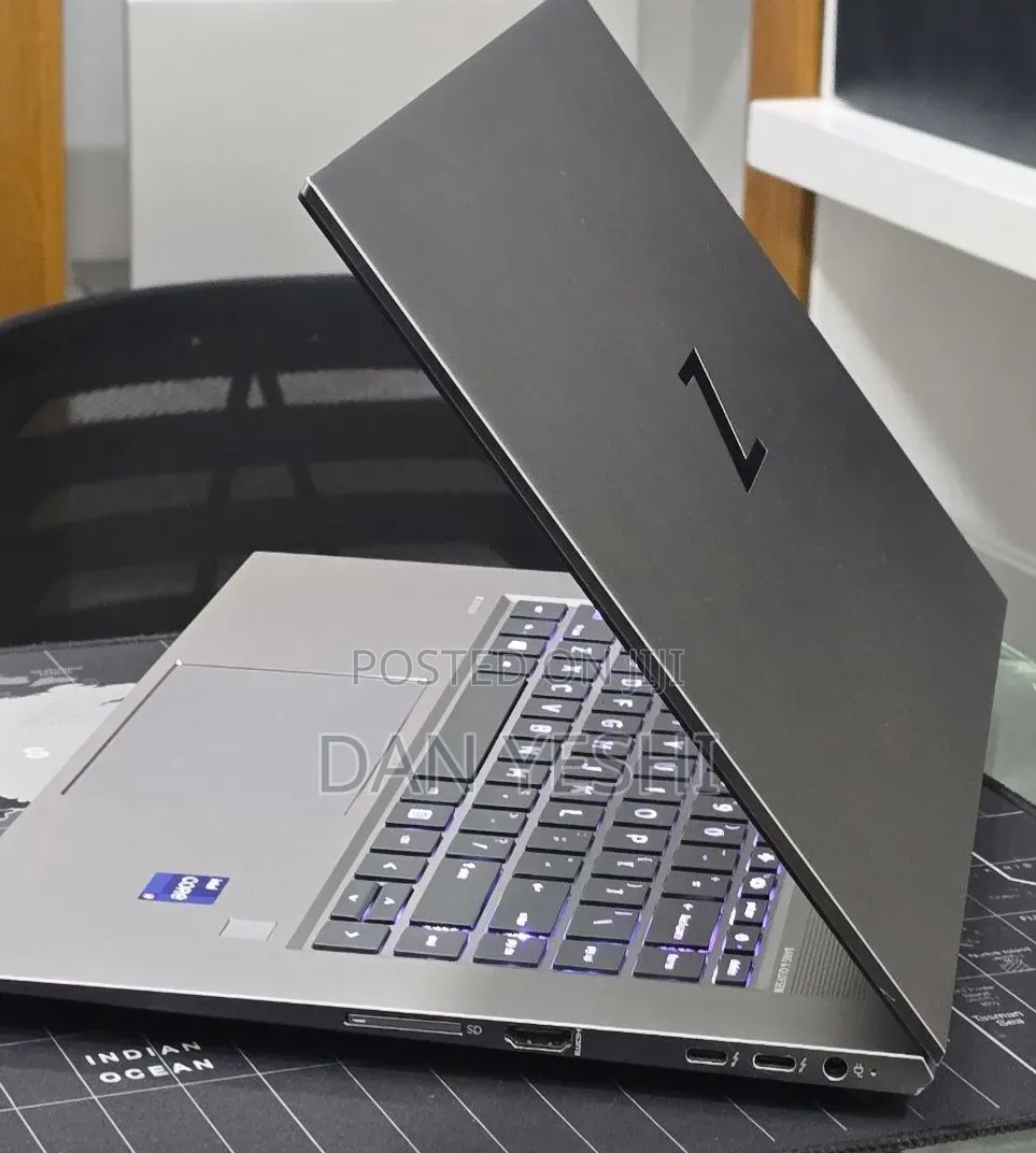 New Laptop HP ZBook 15 32GB Intel Core i9 SSD 512GB